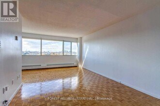 715 Don Mills Rd. in Toronto, ON - Building Photo - Building Photo