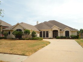 17302 Lonesome Dove Trl in Houston, TX - Building Photo