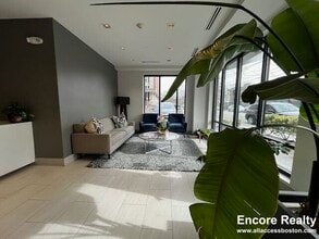 40A Marion St, Unit 215 in Brookline, MA - Building Photo - Building Photo
