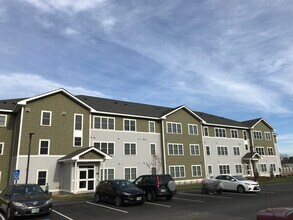 15 E Ridge Dr in Milford, NH - Building Photo - Building Photo