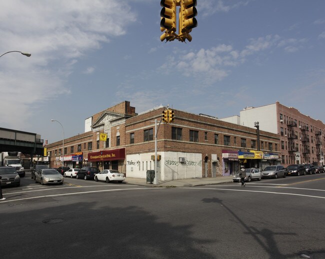 7 Sutter Ave in Brooklyn, NY - Building Photo - Building Photo