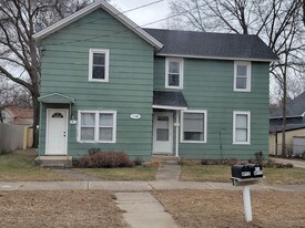 1109 1st Ave NW, Unit 2 in Faribault, MN - Building Photo