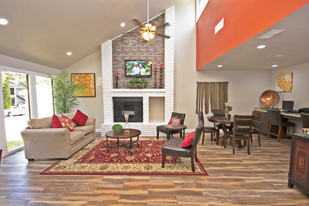 Ninety-Nine44 on Walnut in Dallas, TX - Building Photo