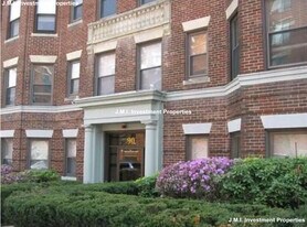 90 Brainerd Rd in Boston, MA - Building Photo