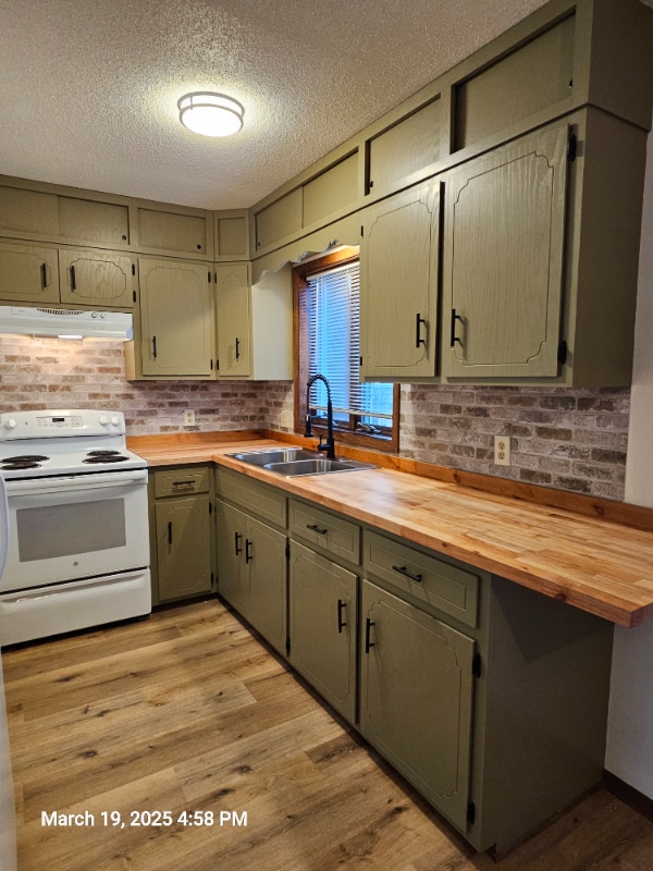 190 Sawmill Ln in New Richmond, WI - Building Photo - Building Photo