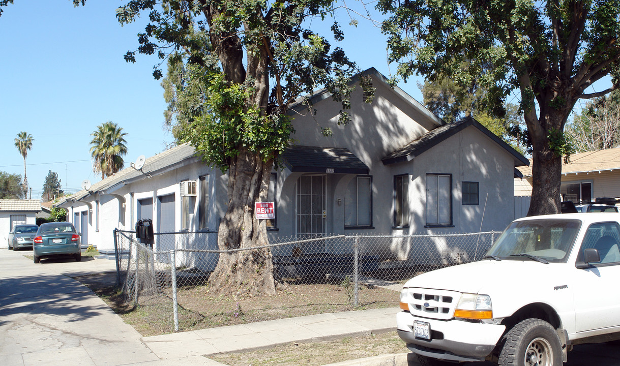 1142 N Wall Ave in San Bernardino, CA - Foto de edificio