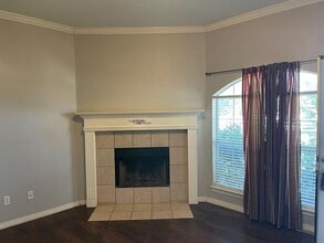 412 Central Park Dr in Arlington, TX - Building Photo - Building Photo