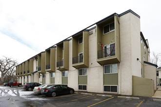 Snow Lion Residence Hall in Boulder, CO - Foto de edificio - Building Photo