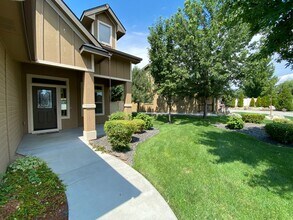 4754 N Stream Pl in Meridian, ID - Building Photo - Building Photo