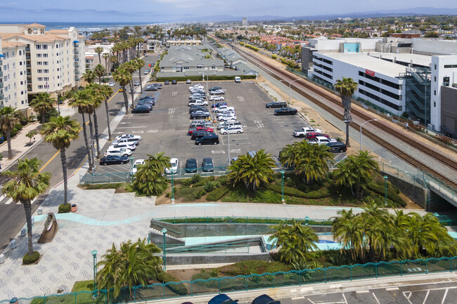 Block 5 in Oceanside, CA - Foto de edificio - Building Photo