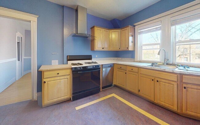 95 Jamaica St, Unit #1 in Boston, MA - Building Photo - Building Photo