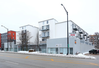 Hardwick Apartments in Champaign, IL - Building Photo - Building Photo