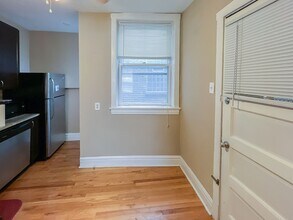 5061 N Damen Ave, Unit 1W in Chicago, IL - Foto de edificio - Building Photo
