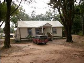 2035 Bush St in Pensacola, FL - Foto de edificio - Building Photo