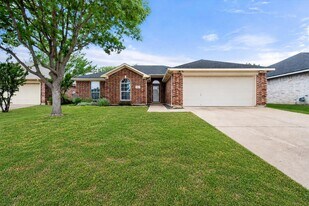 5021 Bayberry Dr in Arlington, TX - Building Photo