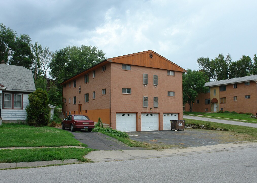 4702 Wakeley St in Omaha, NE - Foto de edificio