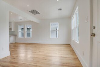 6107 N Main St in Houston, TX - Building Photo - Building Photo