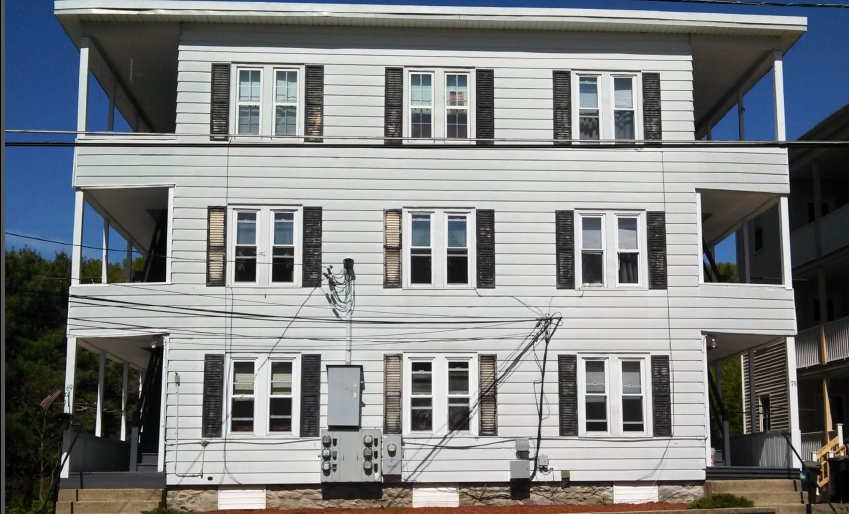 69 Plimpton St in Southbridge, MA - Building Photo