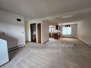 1932 Beaver Pl in Anchorage, AK - Building Photo - Building Photo