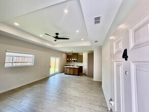 3504 Duke Ave in McAllen, TX - Foto de edificio - Building Photo