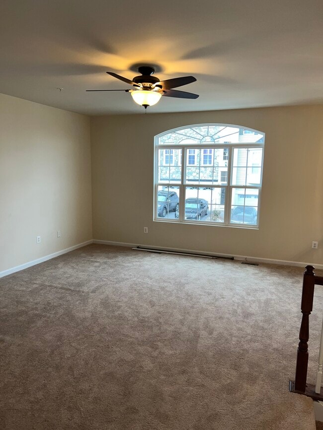 5 Lookout Dr in Indian Head, MD - Foto de edificio - Building Photo