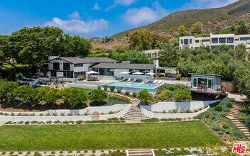 30164 Cuthbert Rd in Malibu, CA - Building Photo - Building Photo