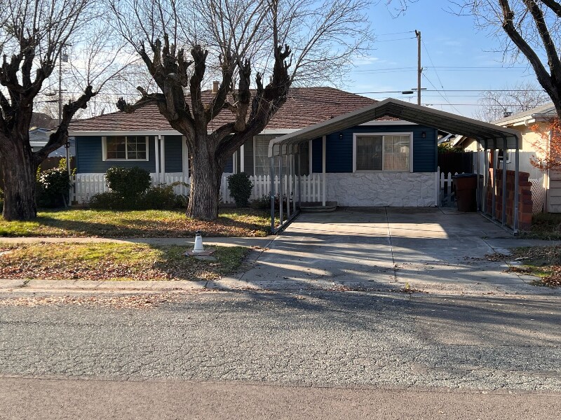 642 A St in Lincoln, CA - Building Photo