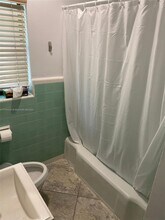 1516 Funston St in Hollywood, FL - Foto de edificio - Building Photo
