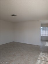 4446 Honeydew Cir in Las Vegas, NV - Building Photo - Building Photo