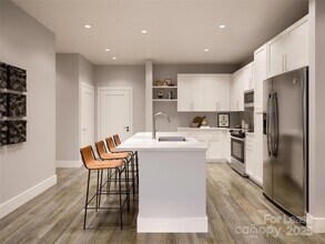 5701 Central Ave, Unit C1-HC in Charlotte, NC - Building Photo - Building Photo