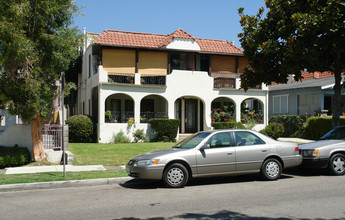 441 W Lexington Dr in Glendale, CA - Building Photo - Building Photo