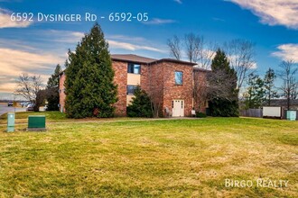 6592 Dysinger Rd in Lockport, NY - Building Photo - Building Photo