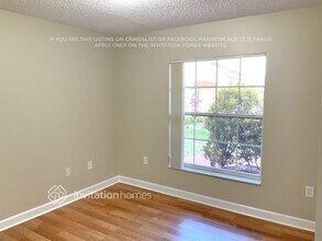 10111 NW 57th Terrace in Doral, FL - Building Photo - Building Photo