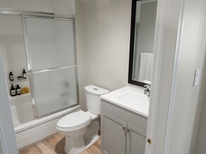 26 Rockvale Ave in Toronto, ON - Building Photo - Building Photo