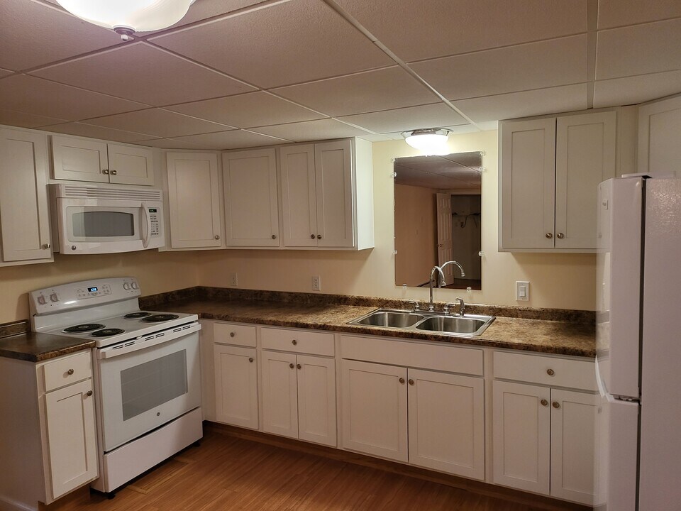 41 Columbia Hill Rd in Averill Park, NY - Building Photo