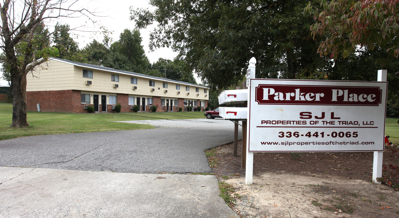 Parker Place in Greensboro, NC - Building Photo