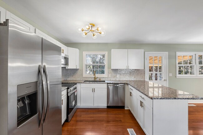 2201 Knollwood Dr in Sanford, NC - Building Photo - Building Photo