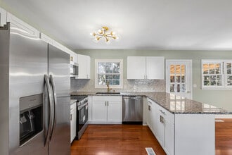 2201 Knollwood Dr in Sanford, NC - Building Photo - Building Photo