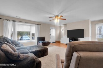 30 Shilling Way in Jackson Township, NJ - Building Photo - Building Photo