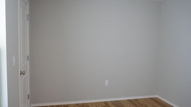 329-A Summit St in Aurora, MO - Building Photo - Building Photo