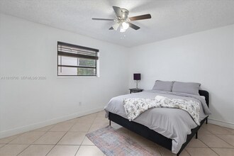 5726 SW 20th St in Miami, FL - Building Photo - Building Photo