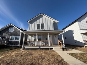 2018 Rembrandt St in Indianapolis, IN - Foto de edificio - Building Photo