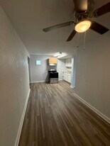 116 Frawley St, Unit 116 Frawley Unit 4 in Houston, TX - Building Photo