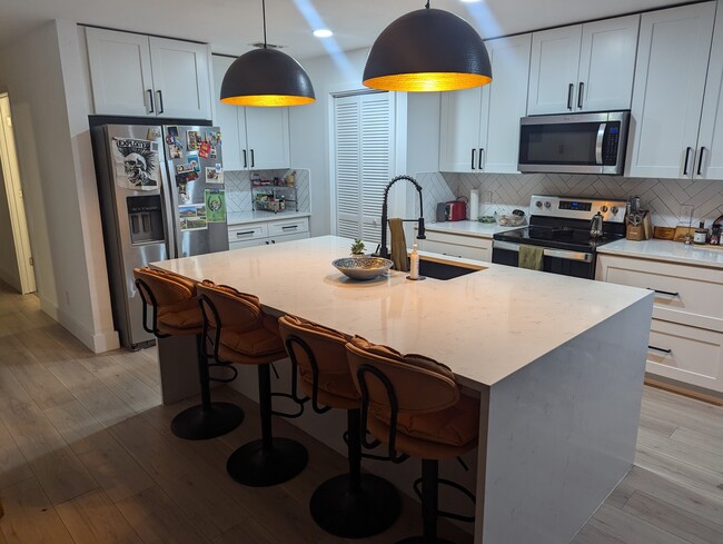 property at 1119 Lawson Ln