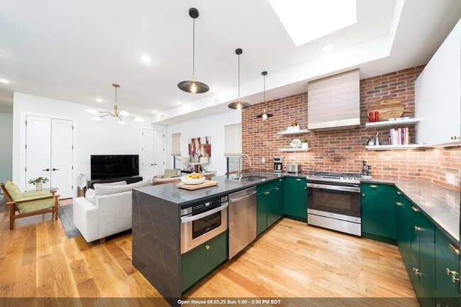 property at 72 Lincoln St