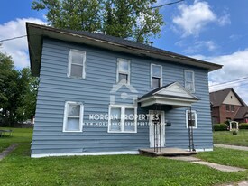 411 N Sheridan St, Unit .5 in Alexandria, IN - Building Photo