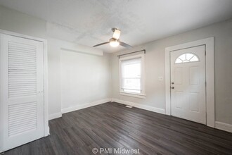 944 E Minnesota St in Indianapolis, IN - Building Photo - Building Photo