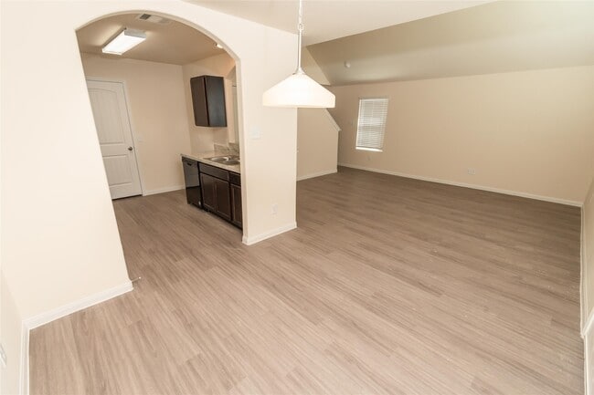 3931 Silver Ranch Rd