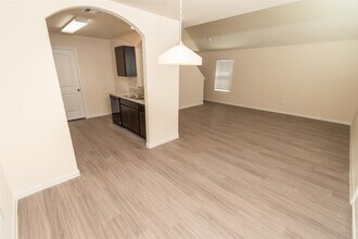 3931 Silver Ranch Rd in Houston, TX - Building Photo - Building Photo