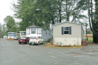 496 Bristol Caverns Hwy in Bristol, TN - Foto de edificio - Building Photo